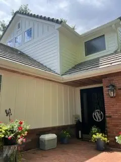 Belmar Maplewood home in cream LP® Smartside® Diamond Kote® siding